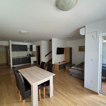 Apartmani Funda Bol Luaran gambar