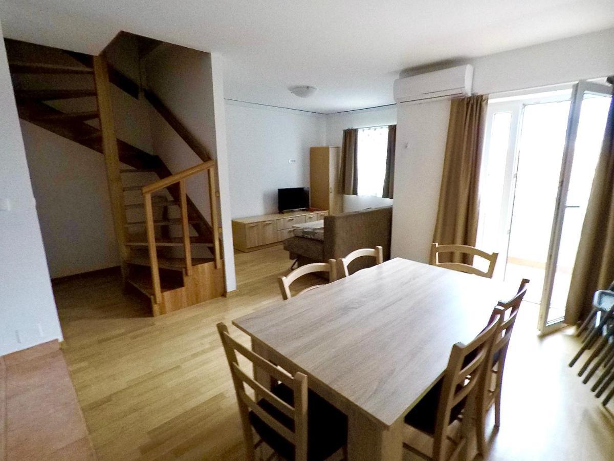 Apartmani Funda Bol Luaran gambar
