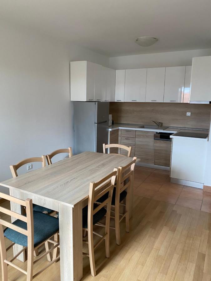 Apartmani Funda Bol Luaran gambar