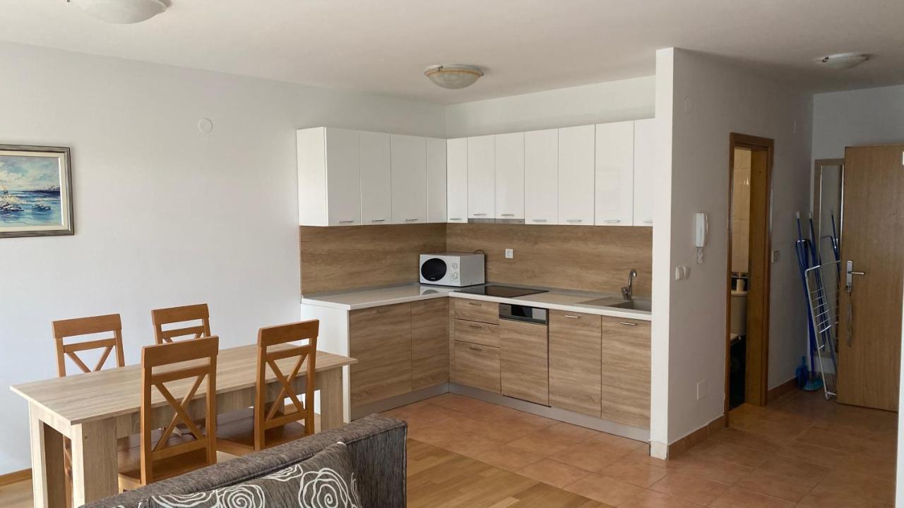 Apartmani Funda Bol Luaran gambar