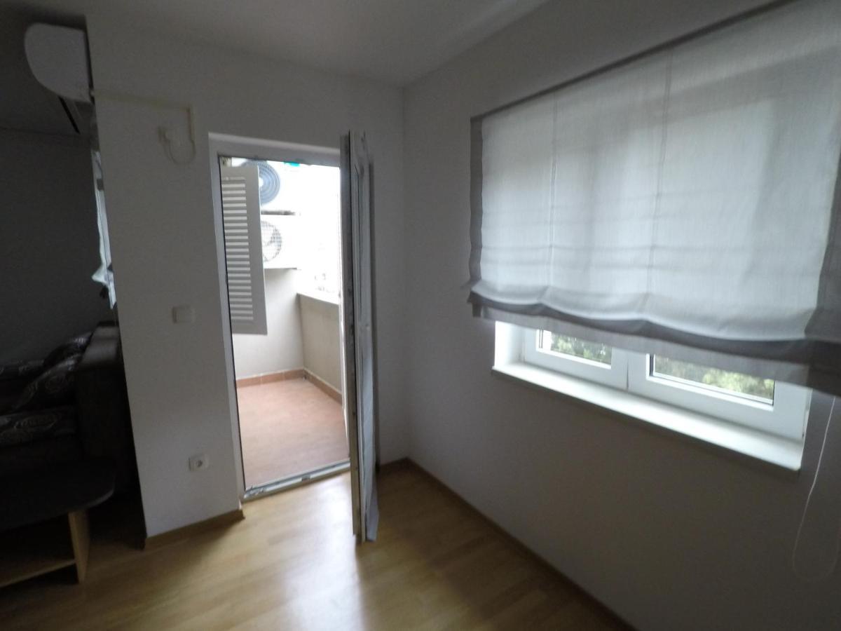 Apartmani Funda Bol Luaran gambar